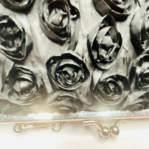 Handmade Fabric Purse - Picture 2 of 9